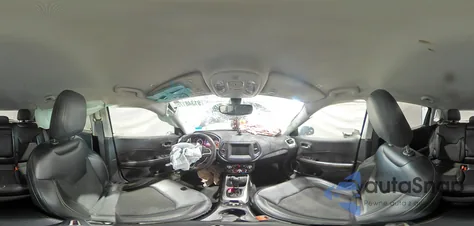 2019 Jeep Compass Latitude z USA, uszkodzony, nr VIN 3C4NJDBB2KT647983